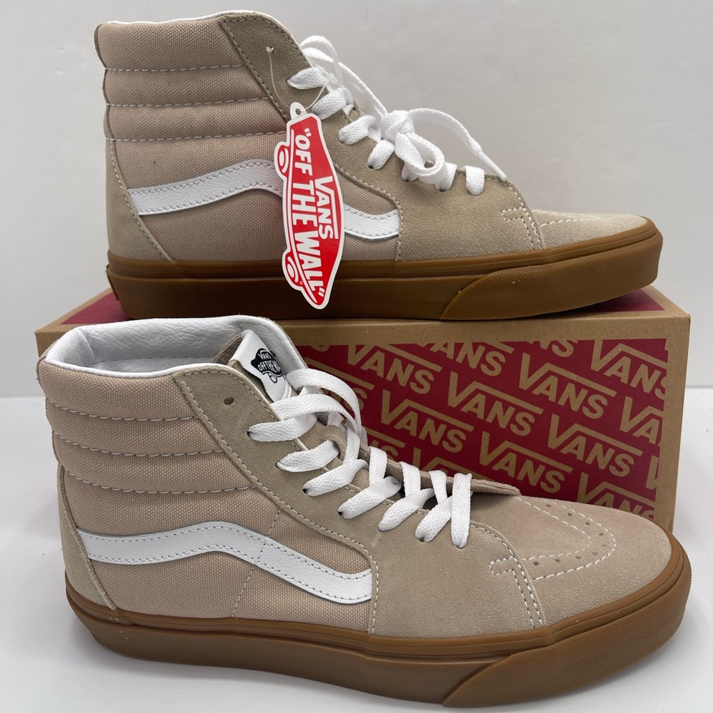 Vans WMNS Sk8-Hi
Humus/Gum Sneakers 
VN0A38GEVS8
 High-Top Sneakers in Beige
